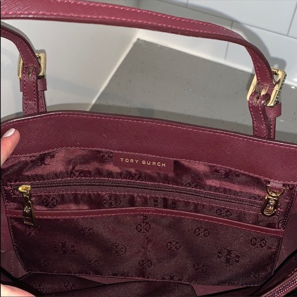 Tory Burch wallet and matching tote - Picture 6 of 6